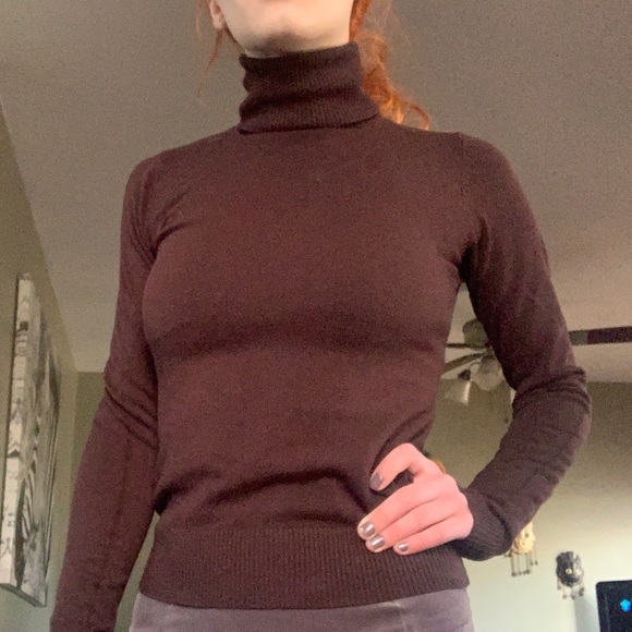 Brown Ribbed Turtleneck Top - Picture 3 of 5
